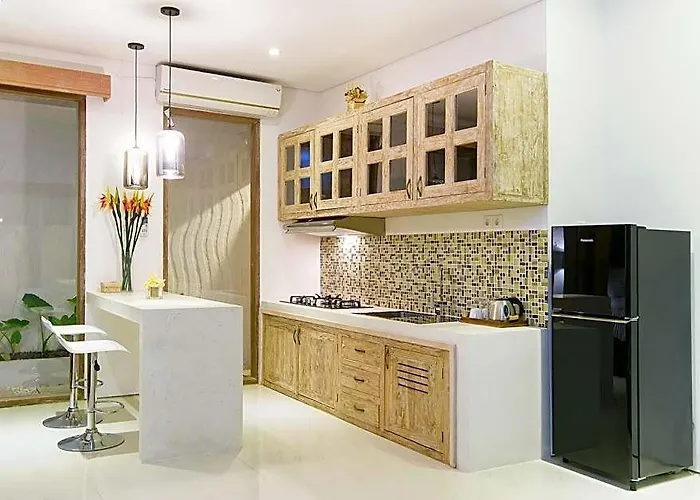 Bali Taman Sari & Restaurant 酒店 3*