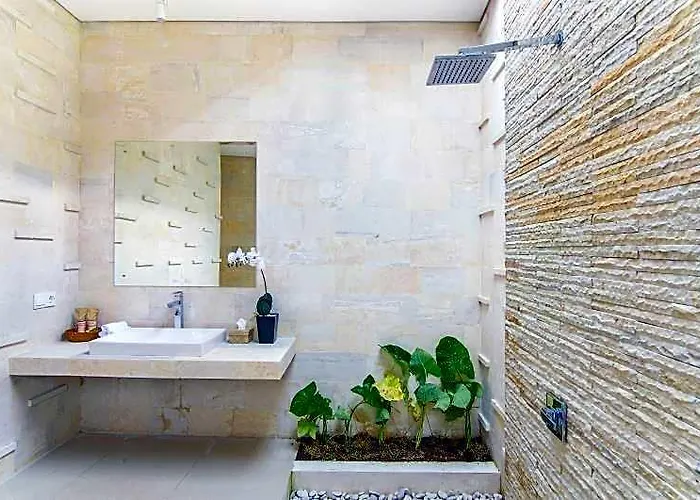 Hotel Bali Taman Sari & Restaurant 3*